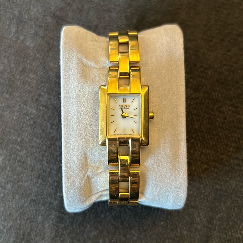 Women’s Citizen Eco Drive Watch B023-K18388
